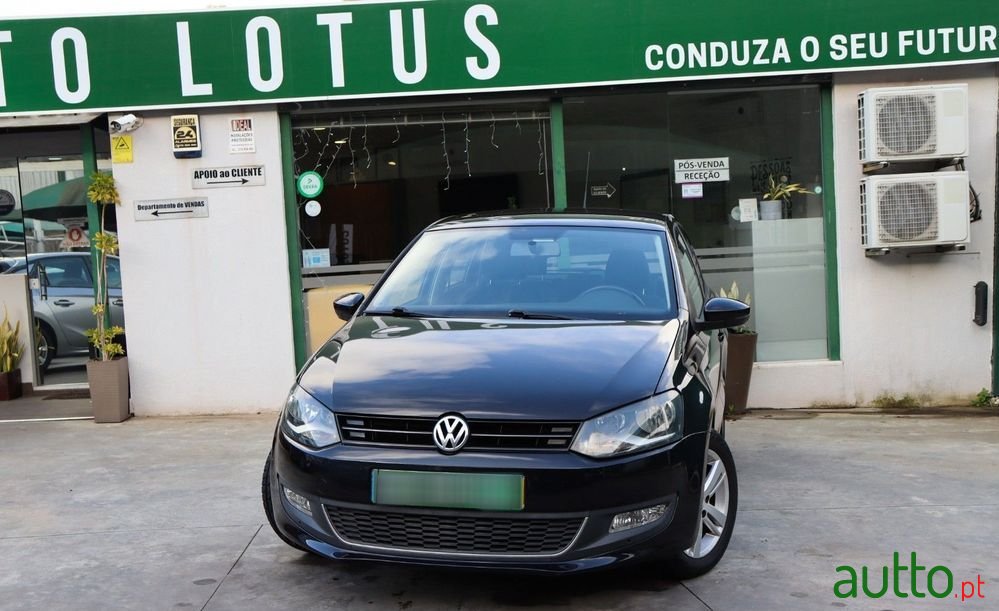 2013' Volkswagen Polo photo #1