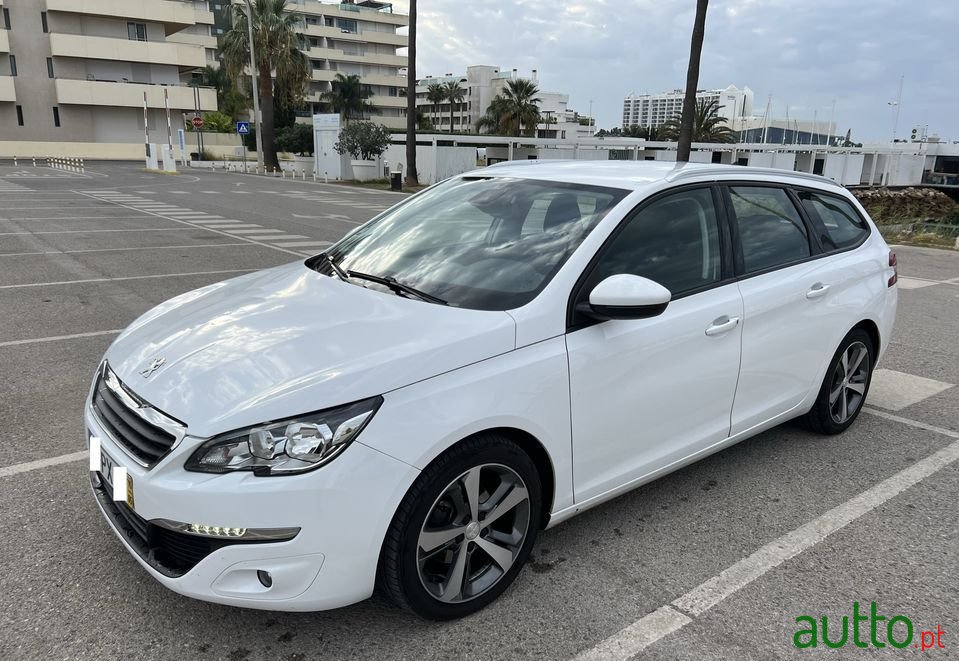 2015' Peugeot 308 Sw photo #2