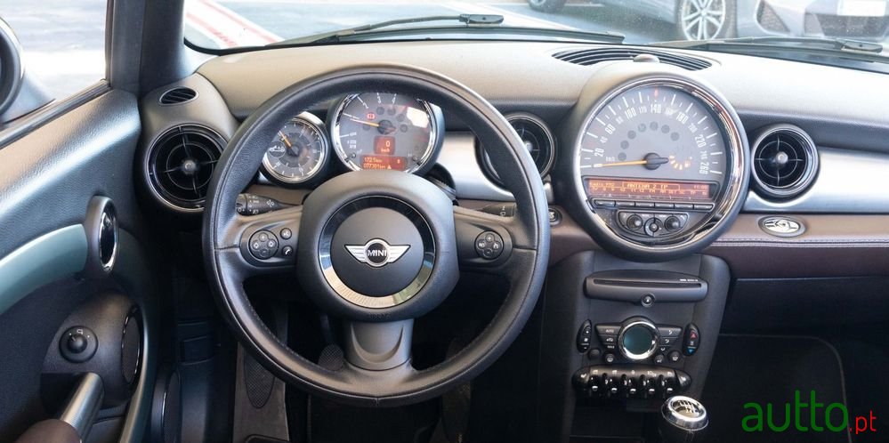 2015' MINI Cabrio Cooper D photo #6