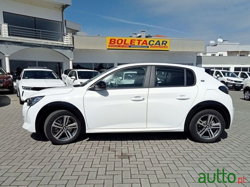2022' Peugeot e-208 photo #1