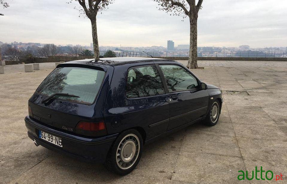 1992' Renault Clio 1.8 16V photo #2