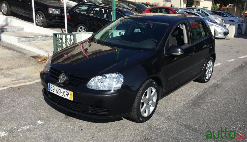 2004' Volkswagen Golf 1.4 FSi Trendline Pack photo #2