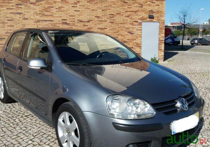 2007' Volkswagen Golf photo #2