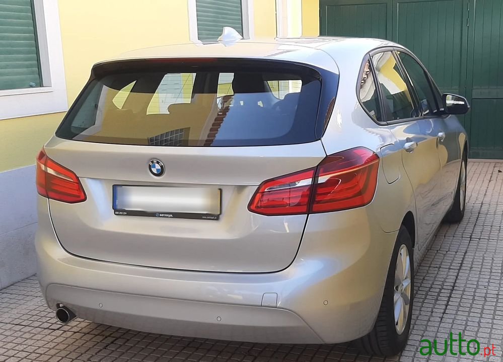 2016' BMW 216 D Active Tourer photo #2