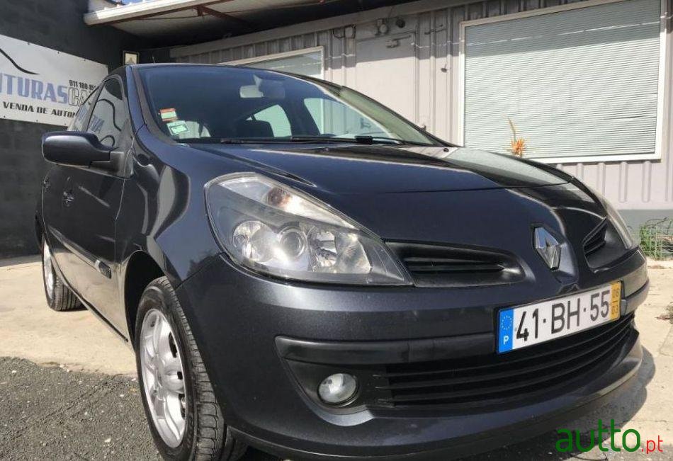 2006' Renault Clio photo #1