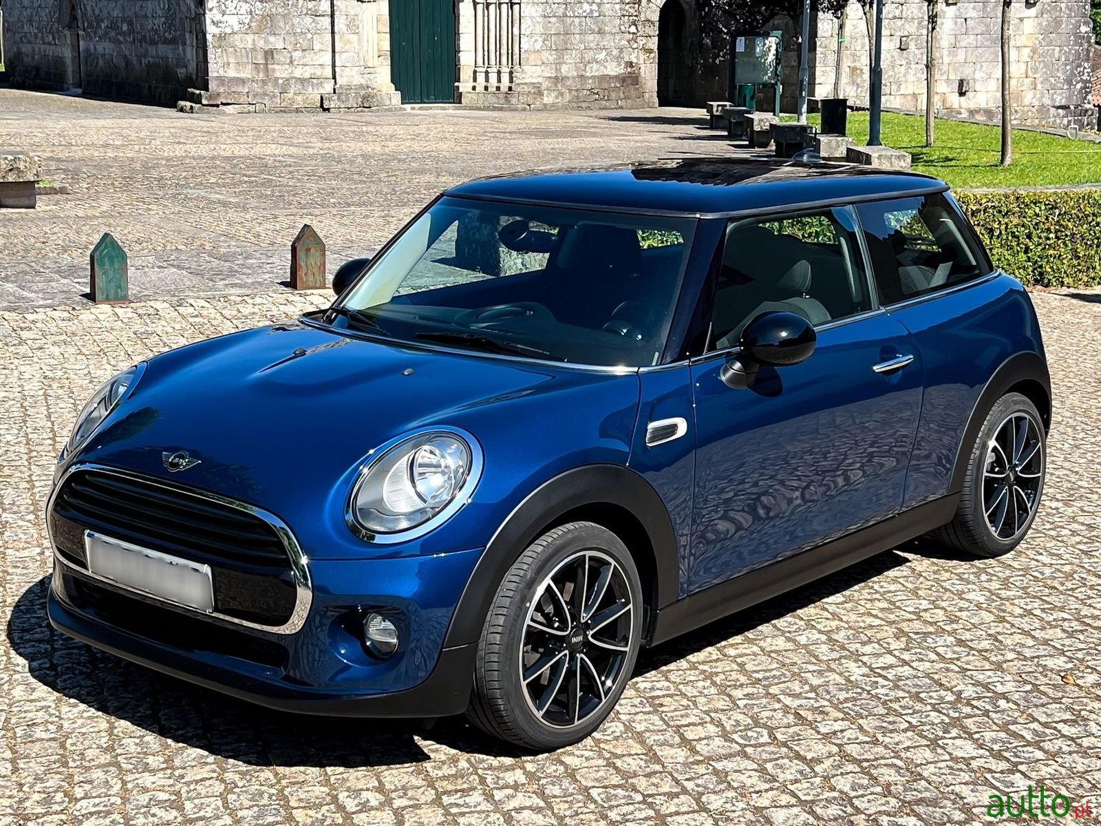 2015' MINI Cooper photo #1