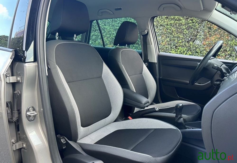 2018' Skoda Fabia Break photo #6