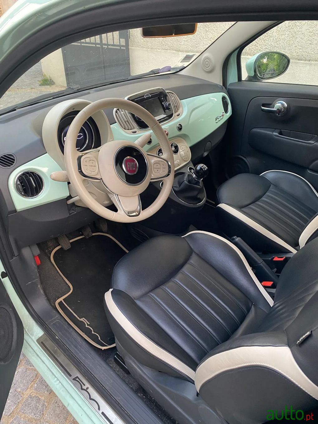 2015' Fiat 500C photo #3