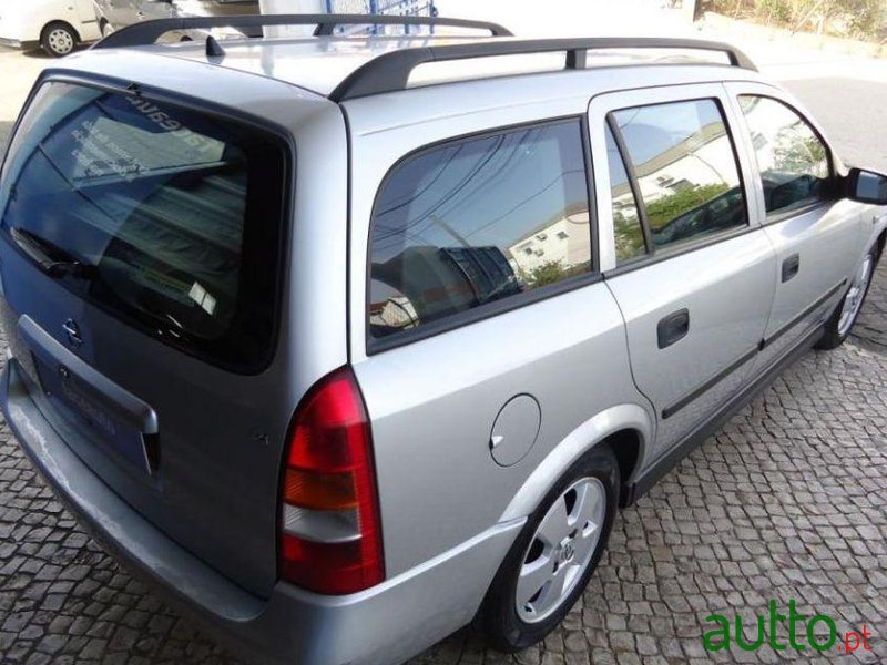 2002' Opel Astra Caravan photo #2