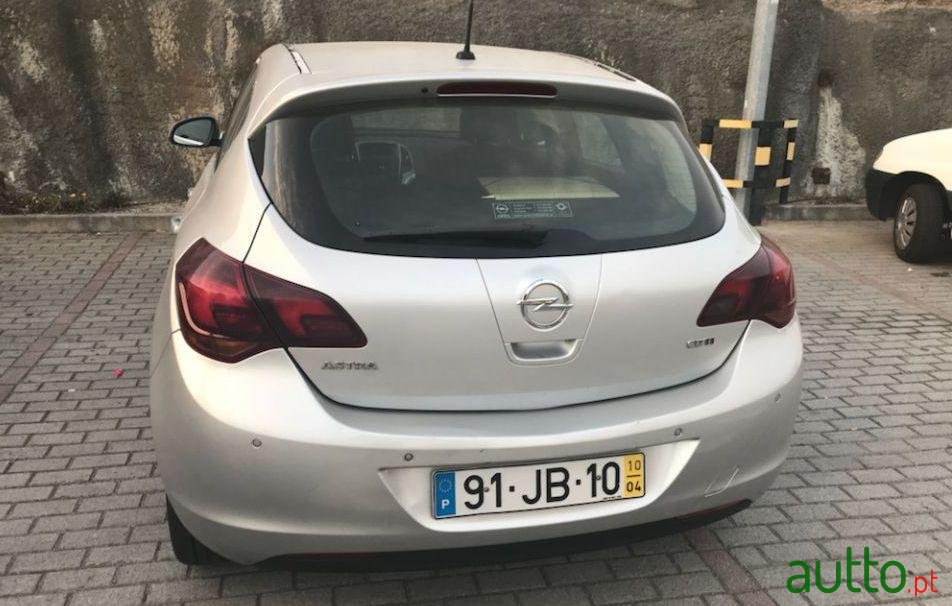 2010' Opel Astra Cosmos photo #4