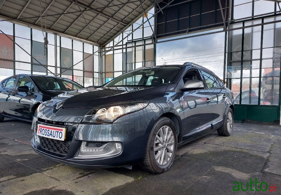 2013' Renault Megane Sport Tourer photo #1