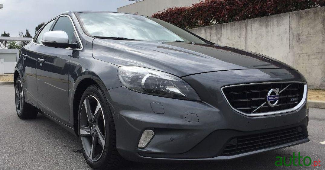 2013' Volvo V40 R-Design photo #3