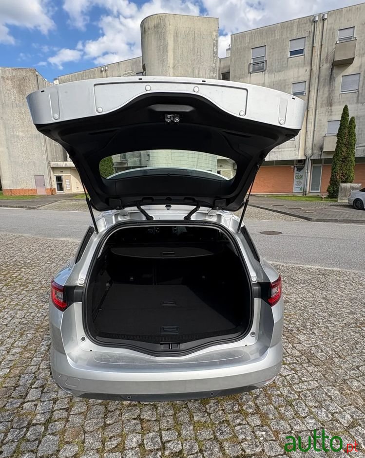 2018' Renault Mégane Sport Tourer photo #5