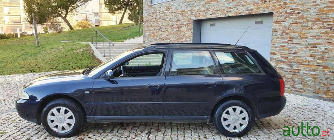 2000' Audi A4 Avant photo #2