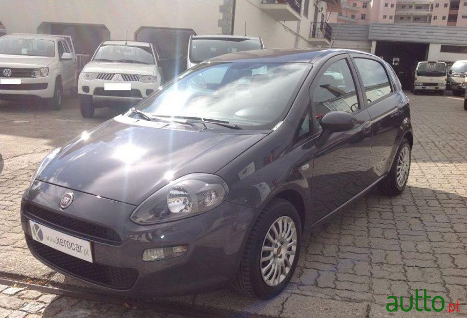 2012' Fiat Punto photo #2
