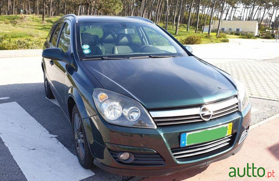 2005' Opel Astra Caravan photo #3