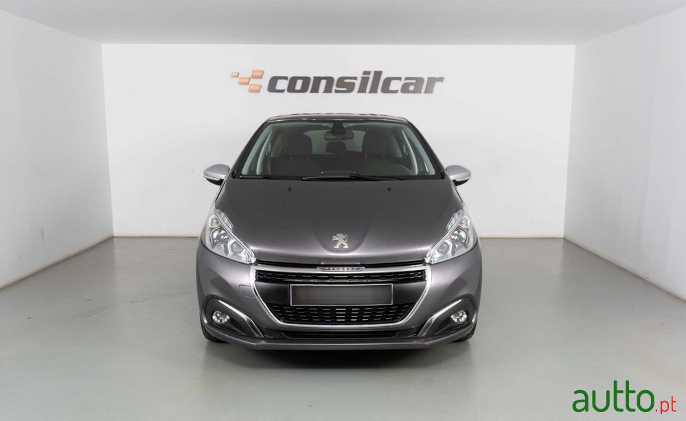 2019' Peugeot 208 photo #2