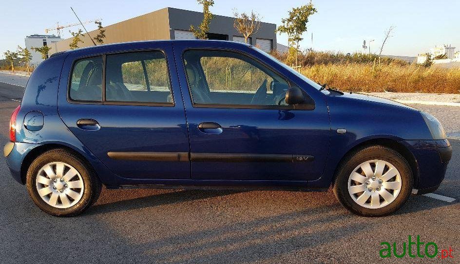 2004' Renault Clio 1.2 Confort photo #2