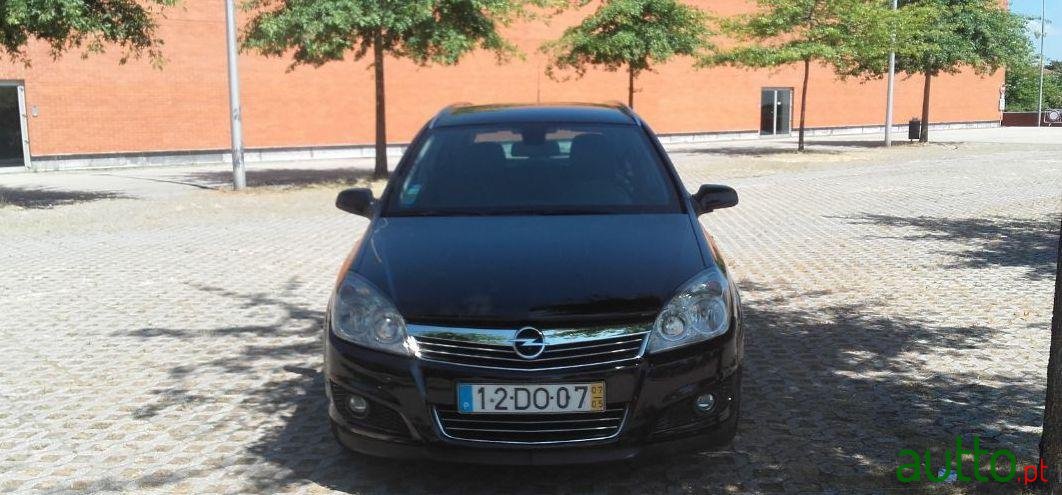 2007' Opel Astra Caravan photo #2