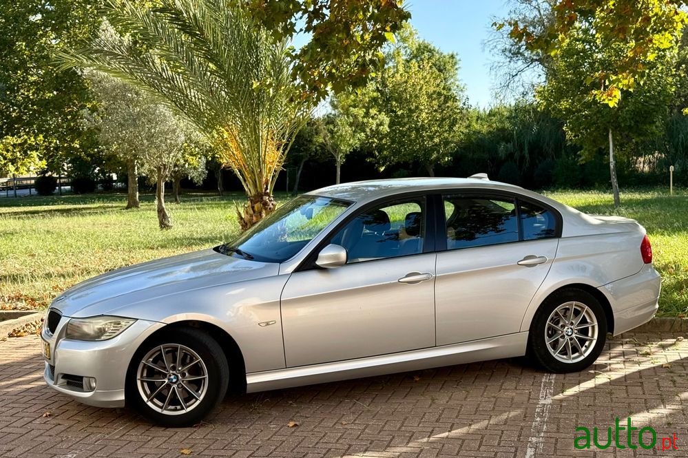 2010' BMW Série 3 D Navigation photo #2