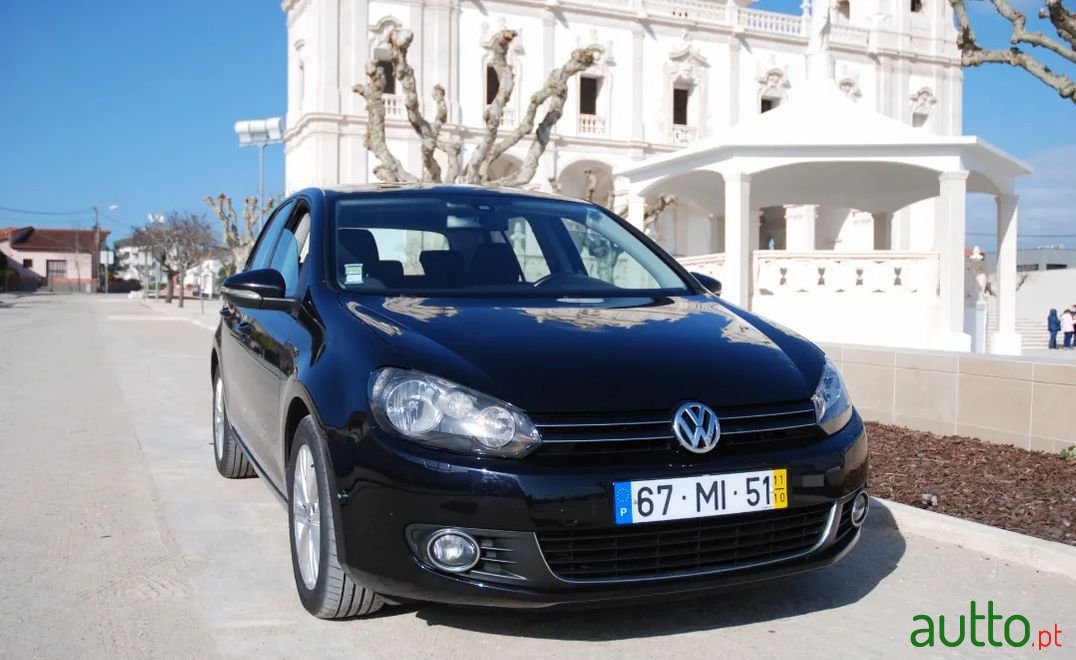 2011' Volkswagen Golf photo #1