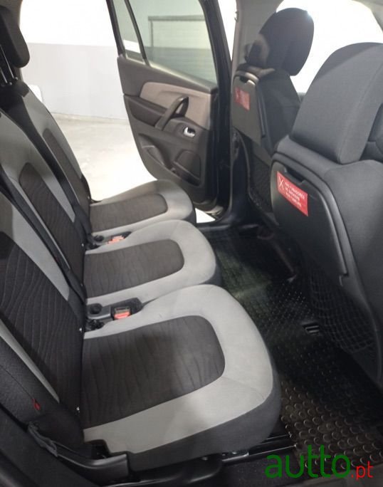 2015' Citroen C4 Grand Picasso photo #3