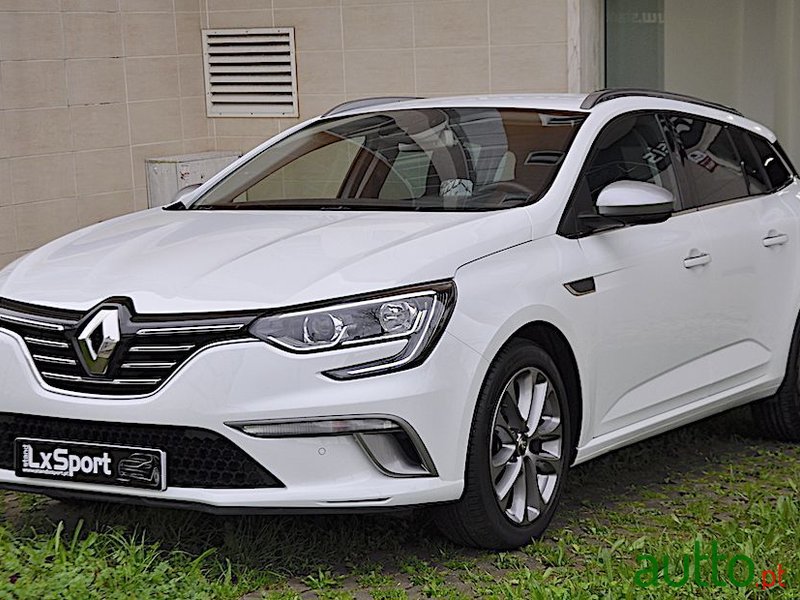 2019' Renault Megane Sport Tourer photo #2