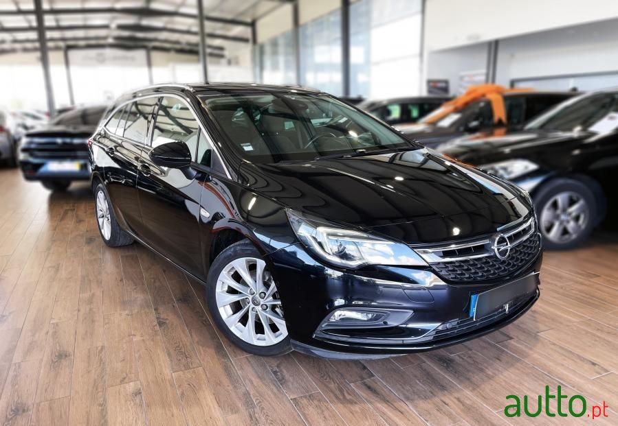 2018' Opel Astra Sports Tourer photo #2