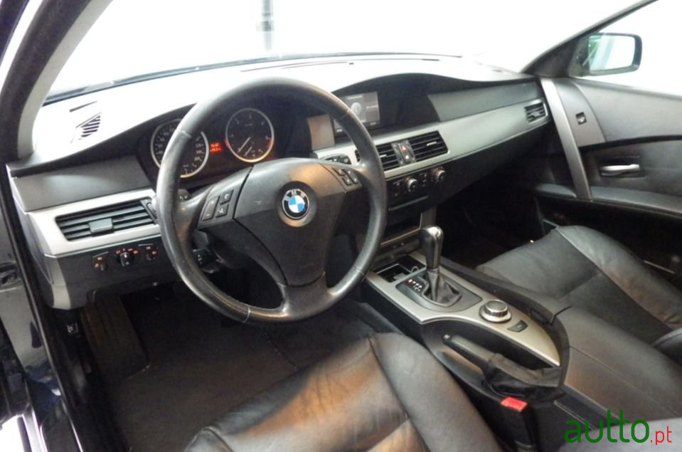 2006' BMW 525 photo #5