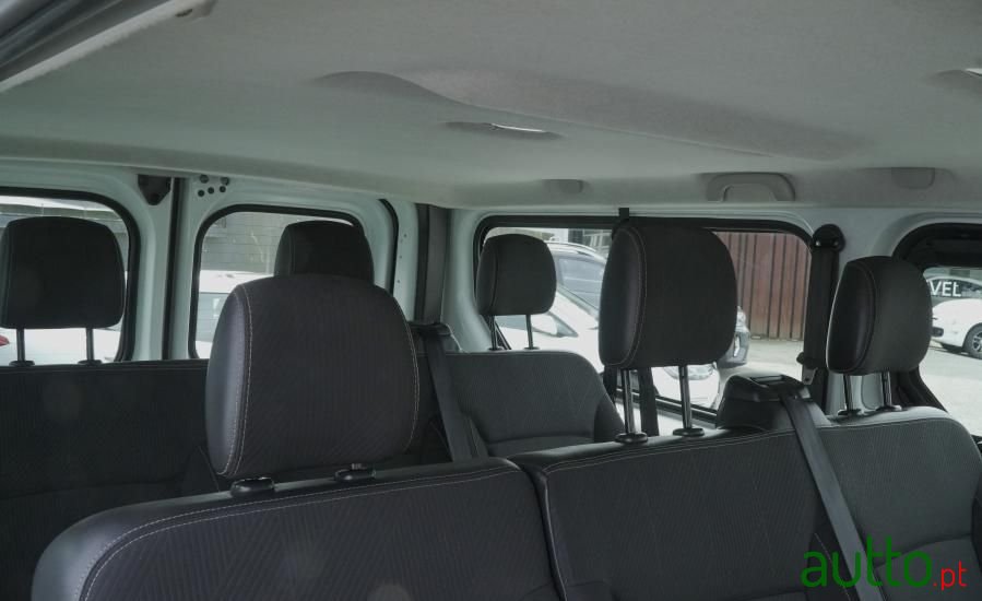 2019' Nissan NV300 photo #4