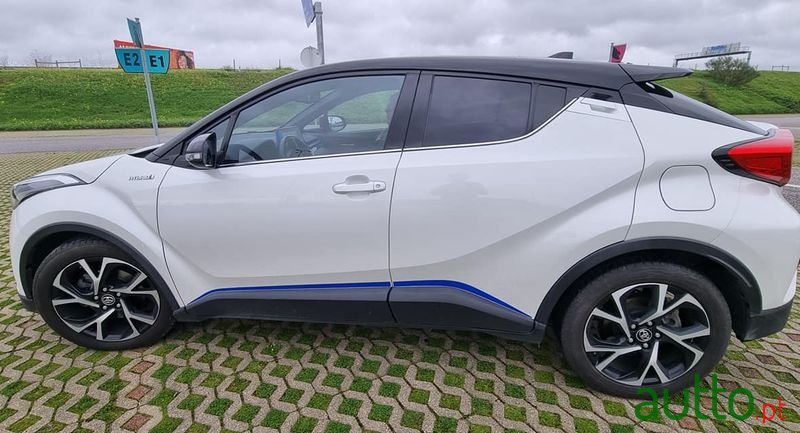 2020' Toyota C-HR photo #3