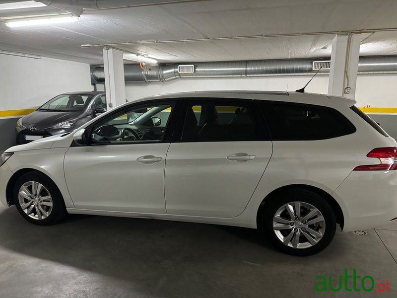 2015' Peugeot 308 Sw photo #2