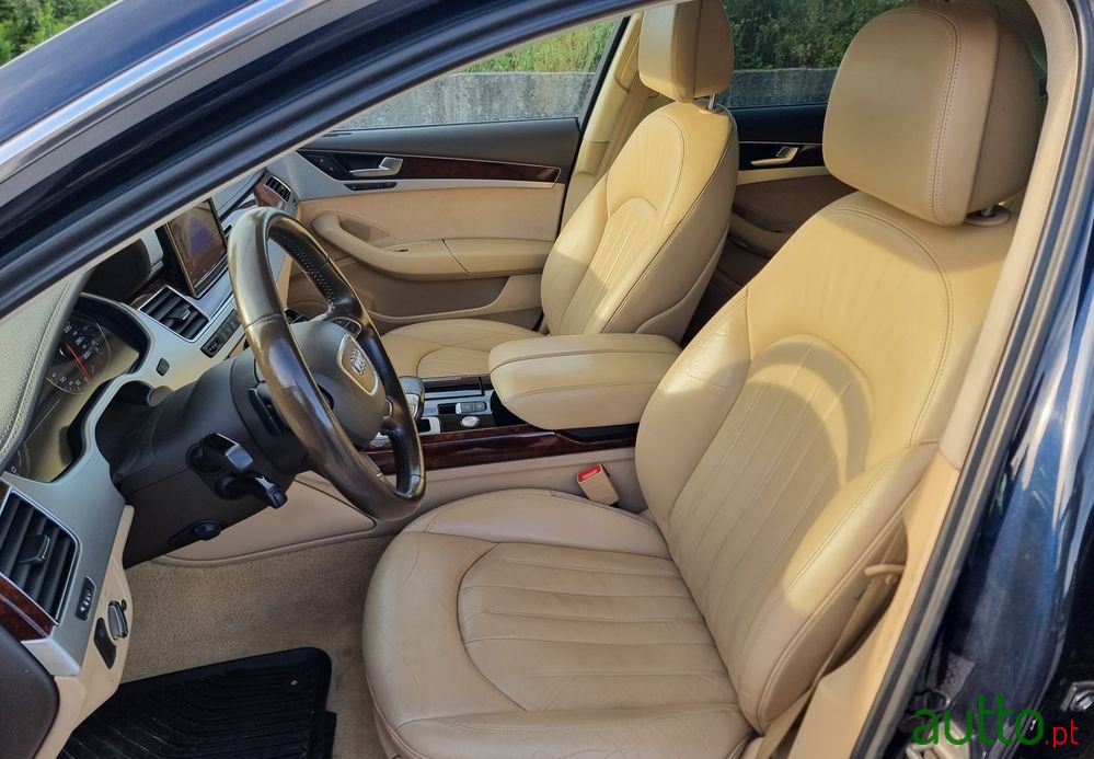 2010' Audi A8 photo #6