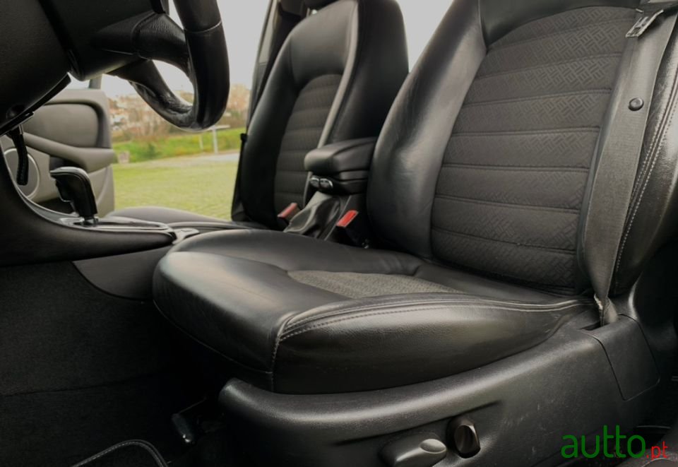 2009' Jaguar X-Type photo #5