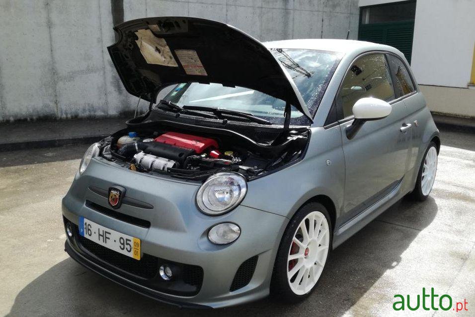 2009' Fiat 500 Abarth Esseesse photo #2