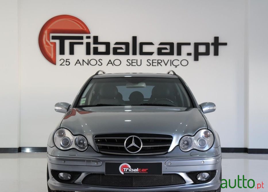 2005' Mercedes-Benz C-220 photo #2