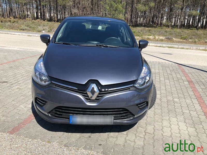 2019' Renault Clio photo #2