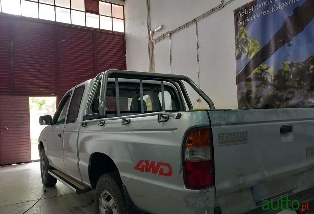 2002' Mazda B 2500 photo #6