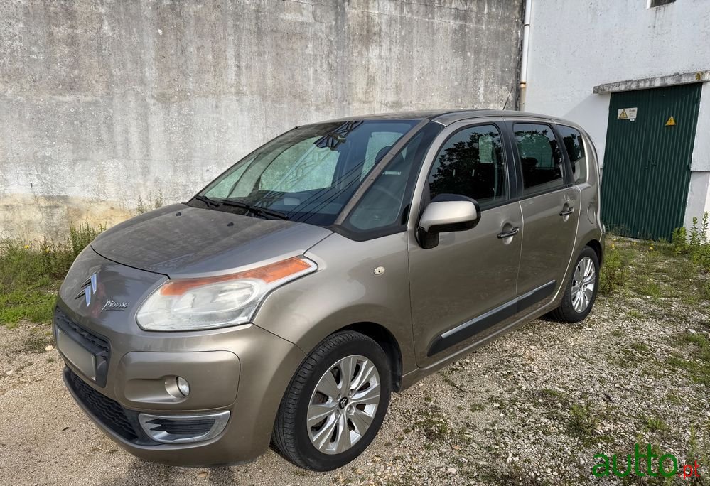 2009' Citroen C3 Picasso Vti Exclusive photo #1