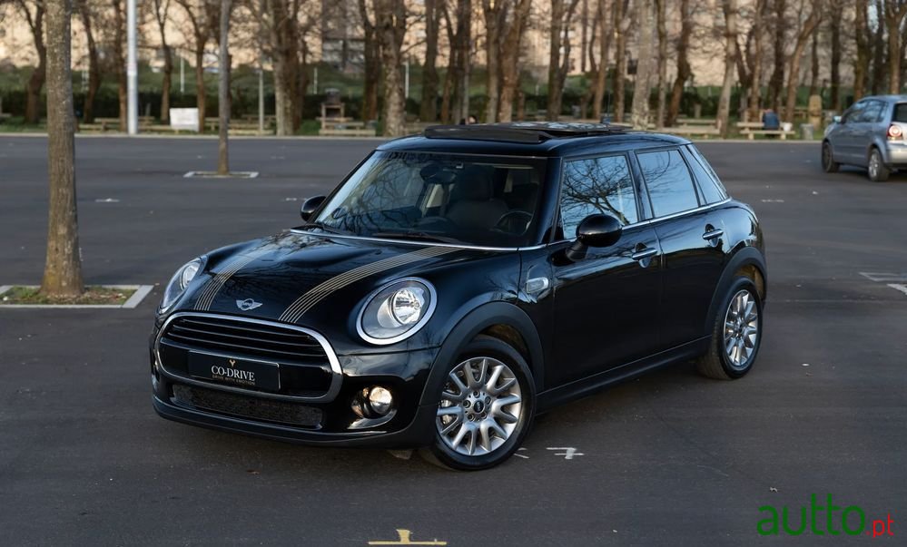 2016' MINI Cooper D photo #1