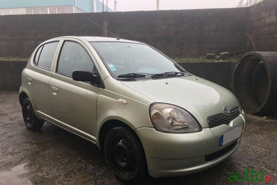 2002' Toyota Yaris D4D photo #1