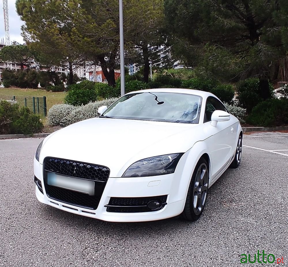 2009' Audi TT Coupé photo #1