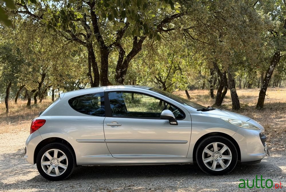 2009' Peugeot 207 1.6 Hdi Sport photo #4
