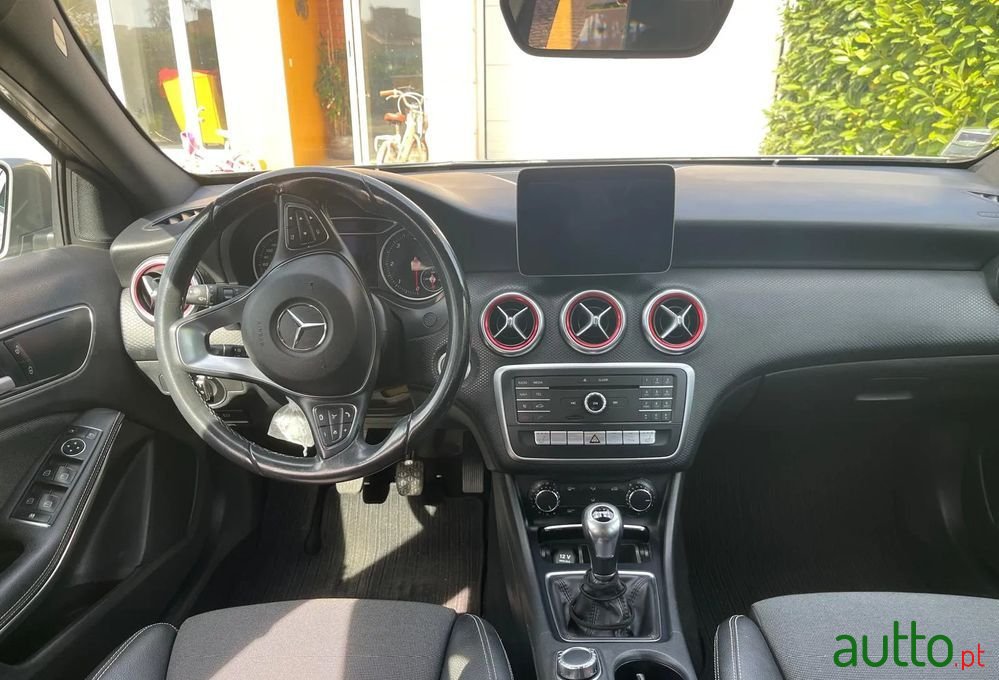 2017' Mercedes-Benz 180 photo #4