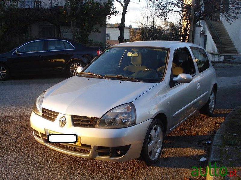 2007' Renault Clio photo #5