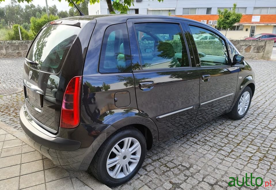 2006' Lancia Musa photo #4