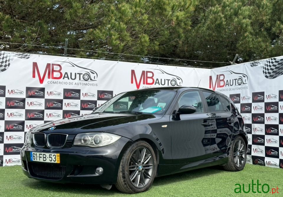 2008' BMW 123 photo #1