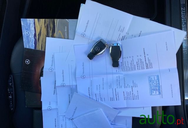 2009' Mercedes-Benz E-250 photo #4