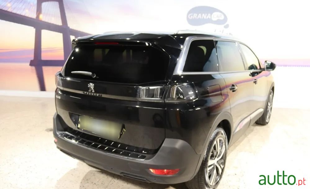 2024' Peugeot 5008 photo #5