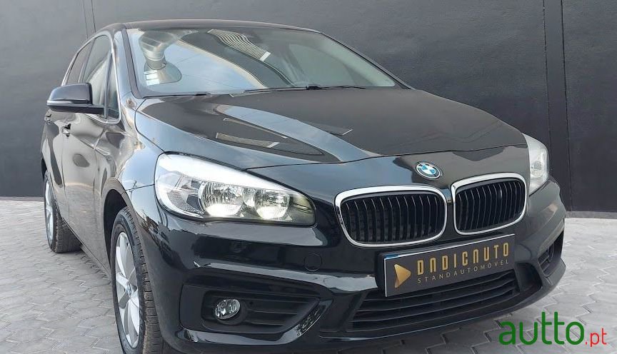 2017' BMW 216 Active Tourer photo #1